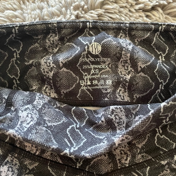 TYC active wear set - Picture 9 of 10